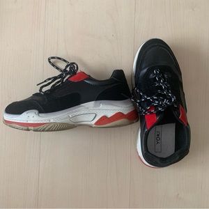 Yoki Women’s Sneakers